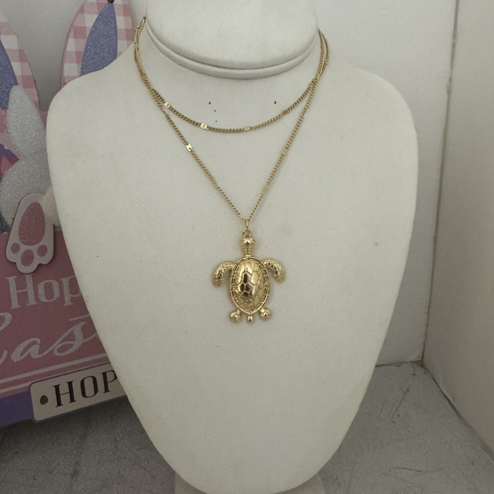 Gold Turtle Pendant Necklace - Picture 3 of 3